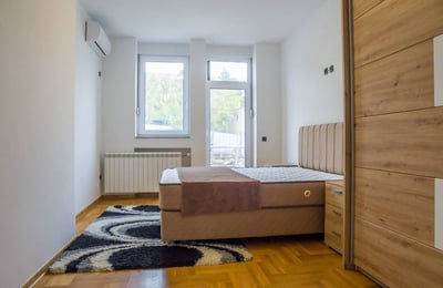 Rent of a spacious 3-room apartment, 100 m², Dedinje, Belgrade, Serbia